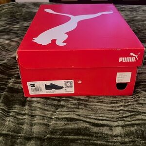 New in box never worn. Mens puma shoes